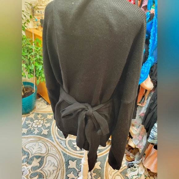 Black Wrap Around Sweater - Picture 3 of 4